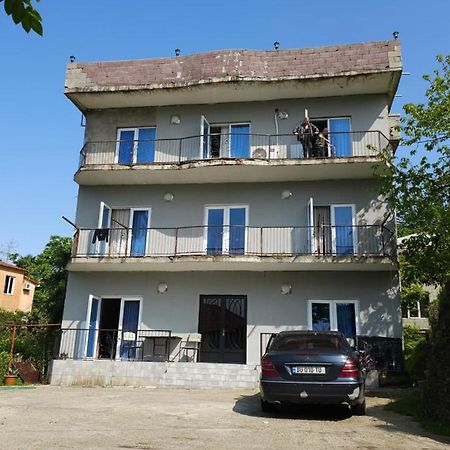 Tete Guest House Batoemi Buitenkant foto