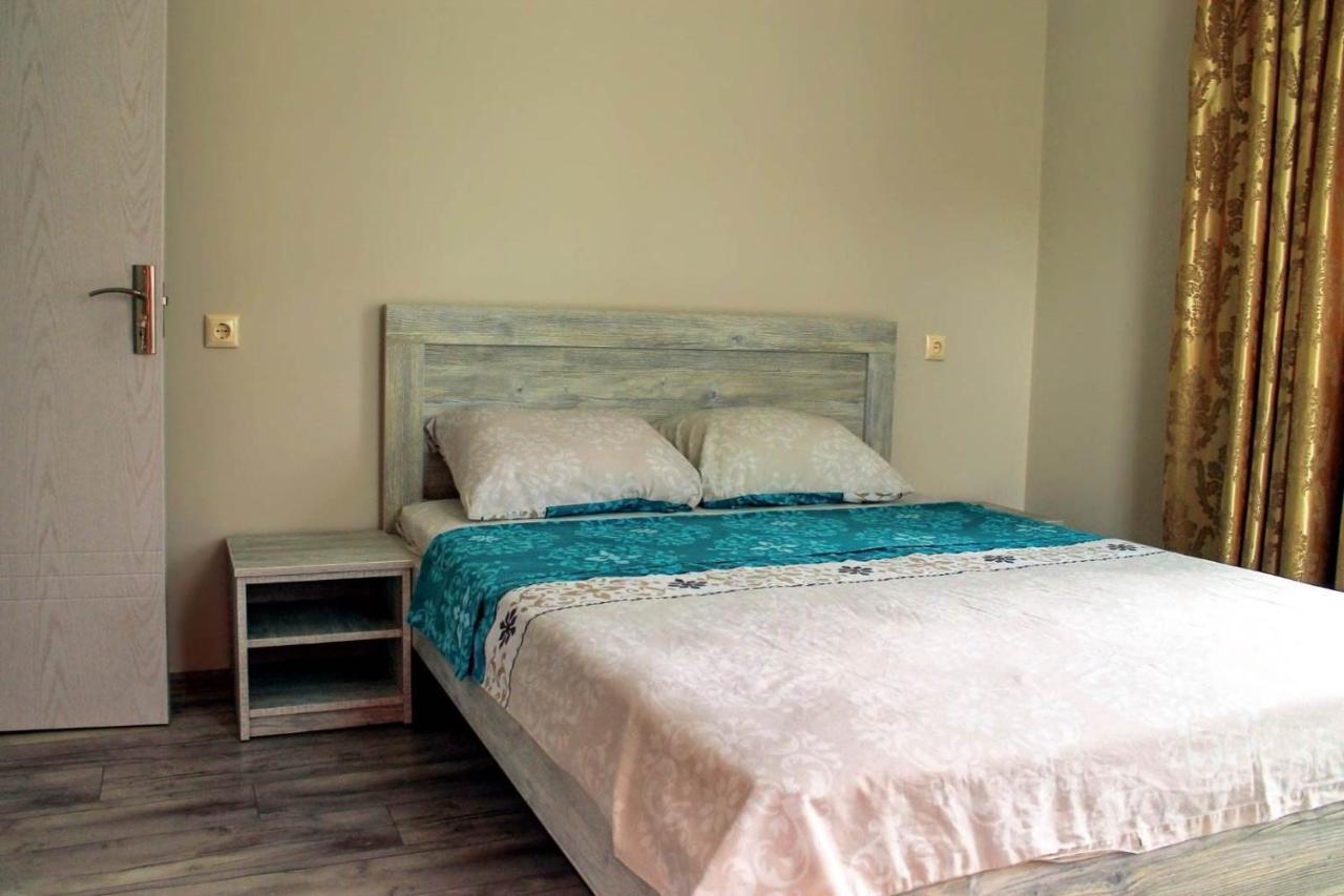 Tete Guest House Batoemi Buitenkant foto
